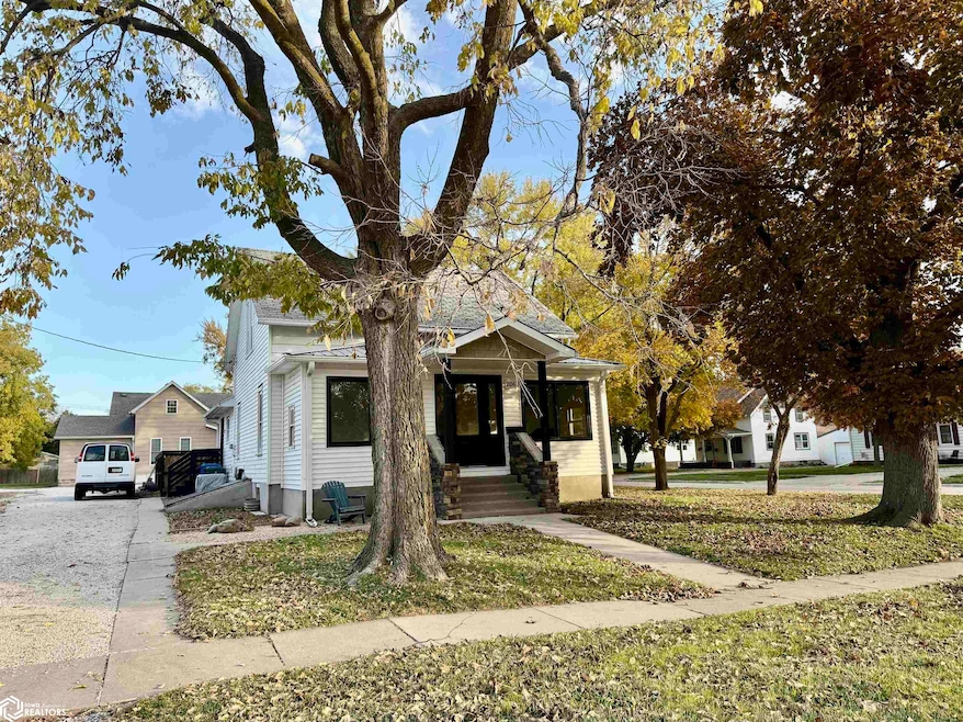206 E Clark St, Jefferson, IA 50129 - photo 1