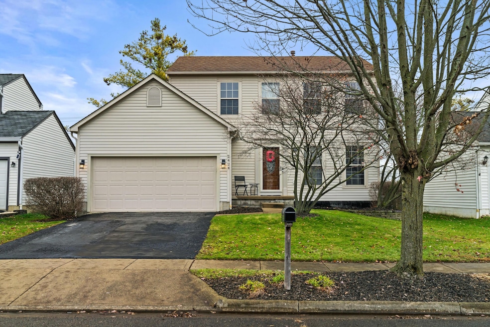 2424 Mills Fall Dr, Hilliard, OH 43026 - photo 1