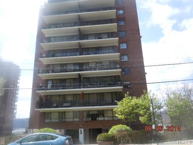 Highpoint on the Hudson unit 10F, Bronx, NY 10463 - photo 1