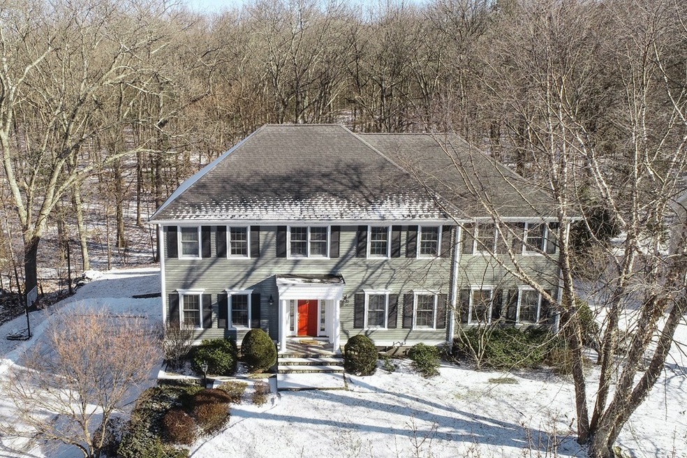 4 Briarwood Ln, Winchester, MA 01890 - photo 1