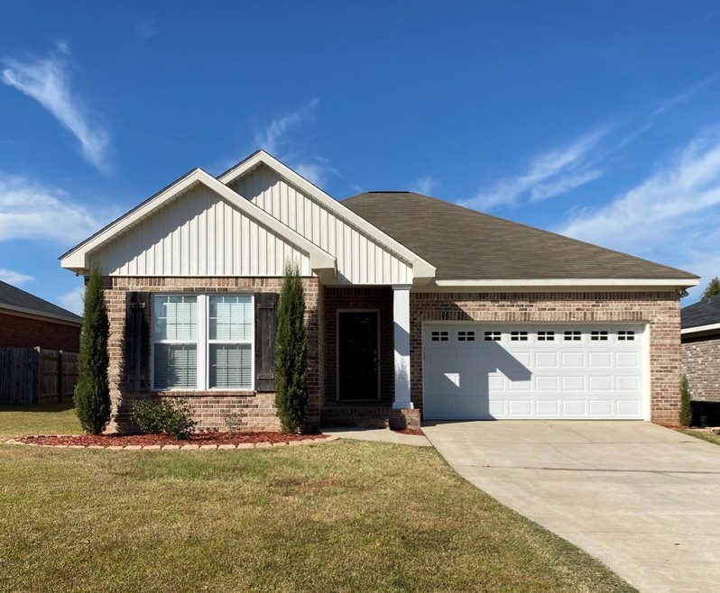 102 Waxmyrtle Rd, Dothan, AL 36301 - photo 1