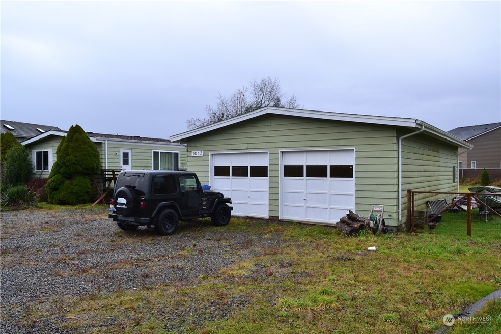 1013 Old Pioneer Way NW, Orting, WA 98360 - photo 1