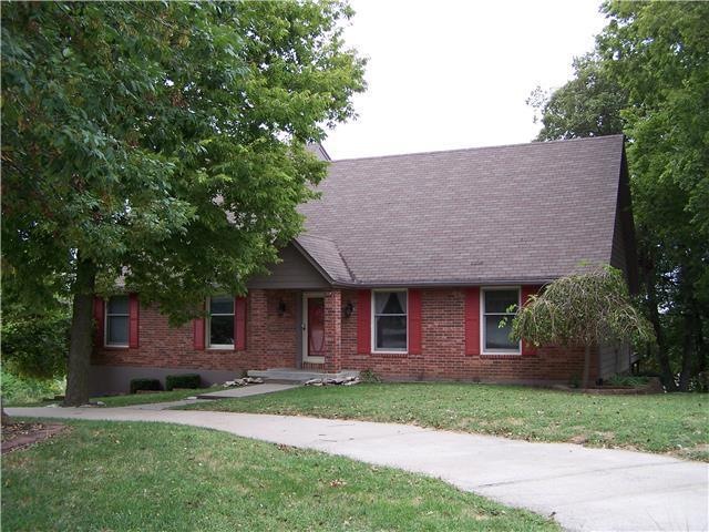 308 SW 25th St, Oak Grove, MO 64075 - photo 1