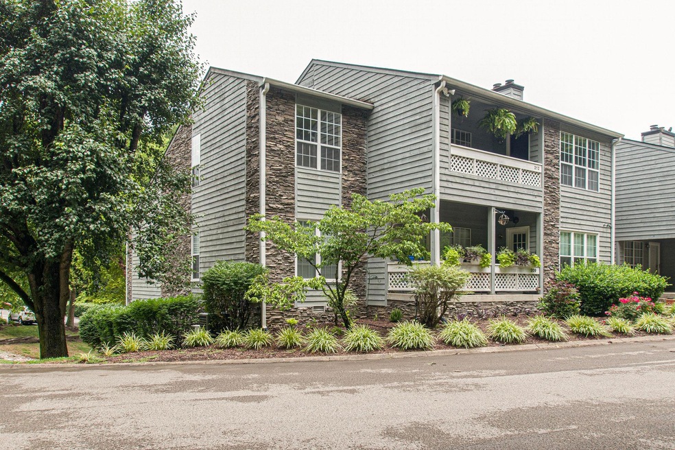 Welcome Home to 212 Post Creek Rd. This renovated condo is located in the heart of Bellevue.  It is in close proximity to One Bellevue Place shopping center as well as schools, restaurants and downtown Nashville!