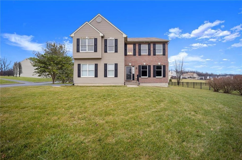 3101 Eagle View Ct, Nazareth, PA 18064 - photo 1