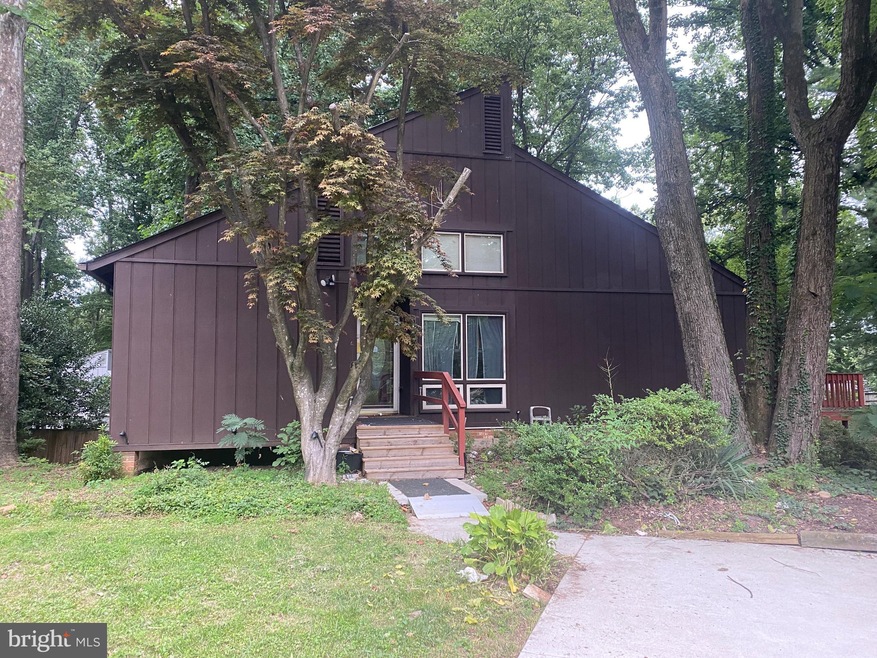 9311 Raintree Rd, Burke, VA 22015 - photo 1