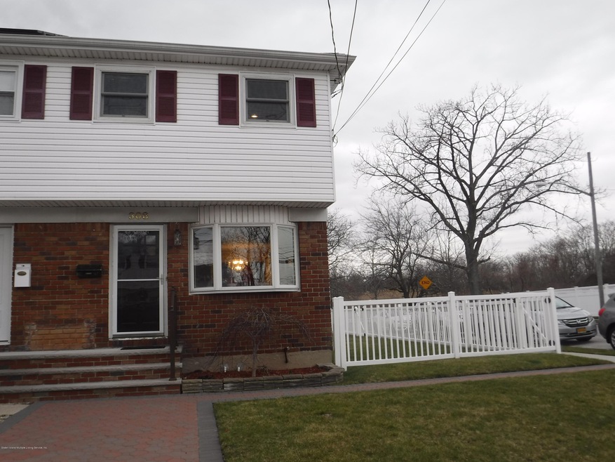 308 Chesterton Ave, Staten Island, NY 10306 - photo 1