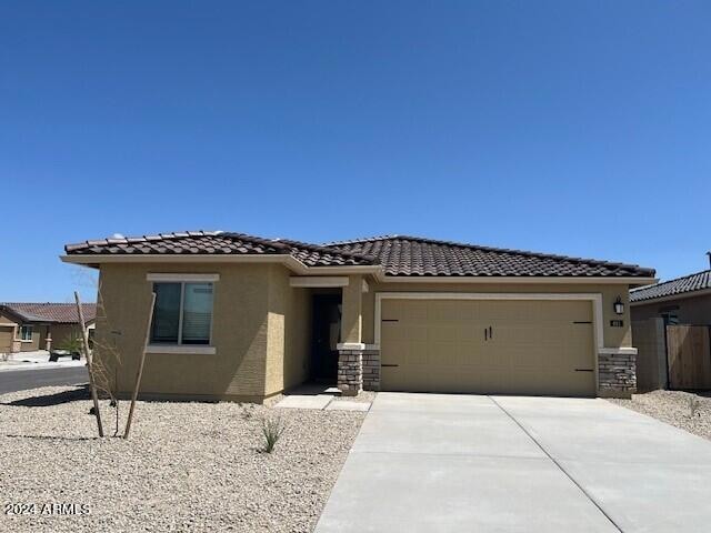 EXTERIOR 184