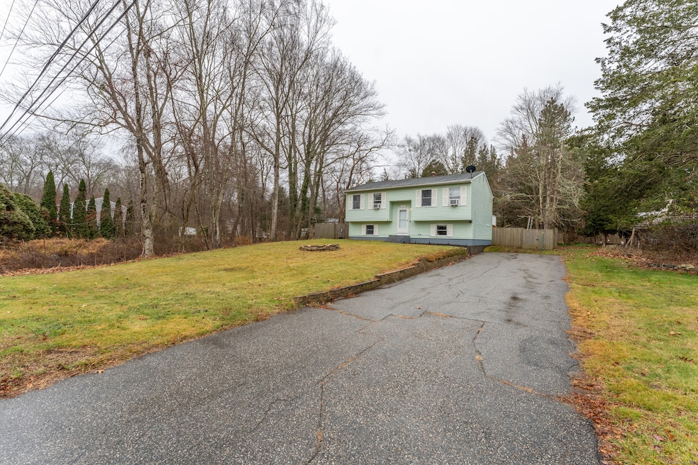 13 Beechwood Blvd, Plainfield, CT 06374 - photo 1