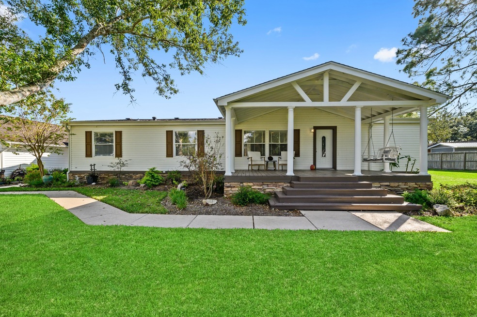 1650 E South St, Alvin, TX 77511 - photo 1