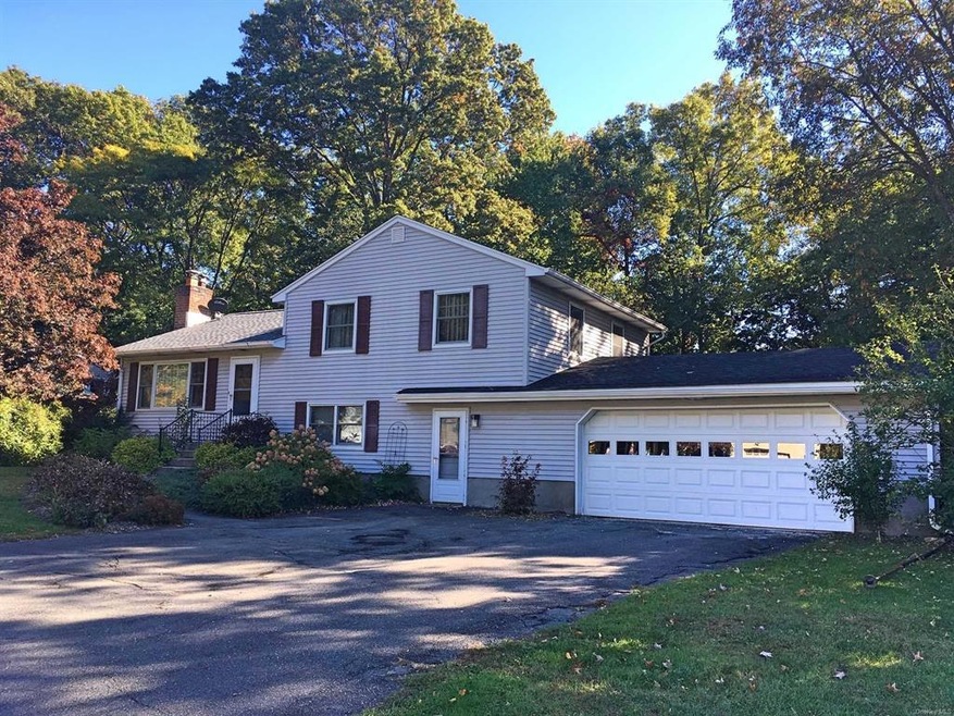 2 Birchwood Dr, Rhinebeck, NY 12572 - photo 1