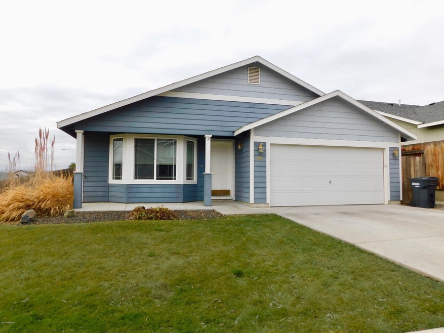 502 Saddle Mountain St, Moxee, WA 98936