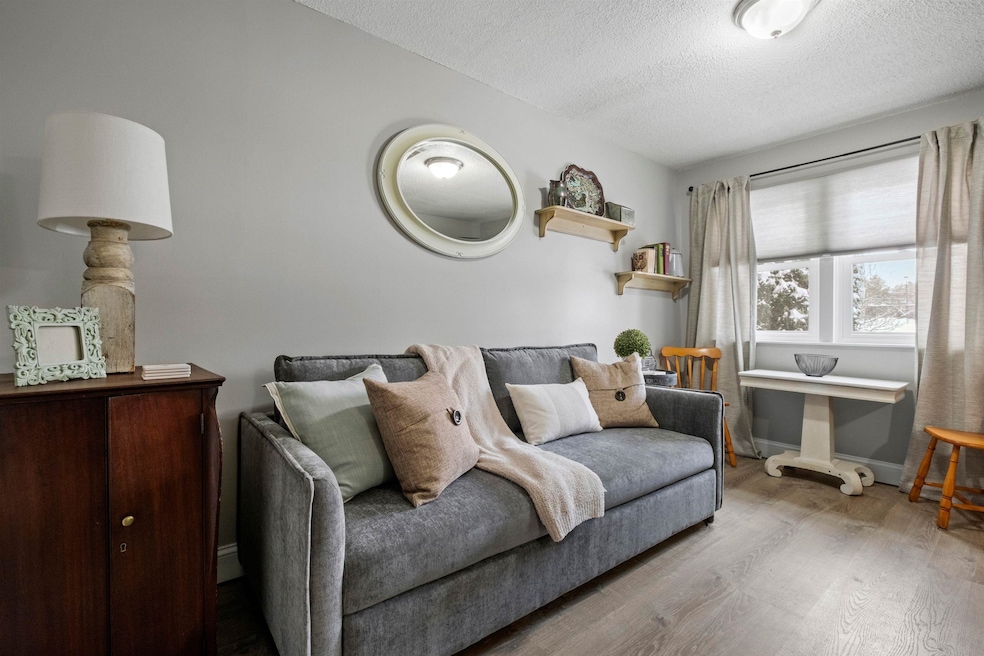 5 Blackstone Dr, Nashua, NH 03063 - photo 1