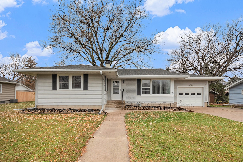 unlisted-address, Sycamore, IL 60178 - photo 1