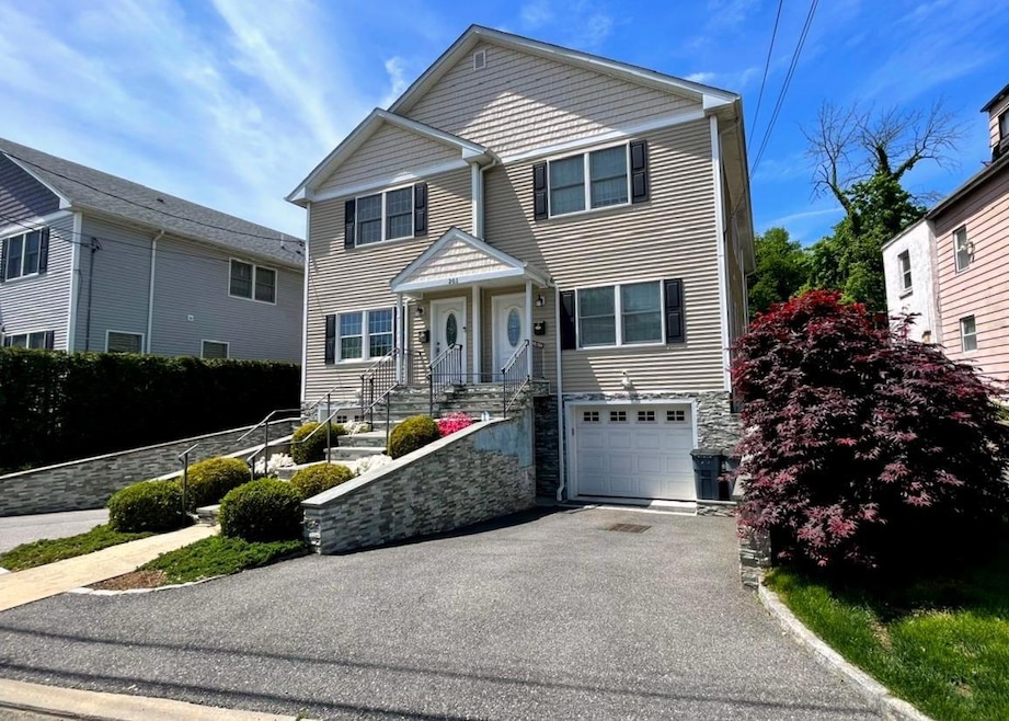 201 Grand St unit 201-R, Mamaroneck, NY 10543 - photo 1