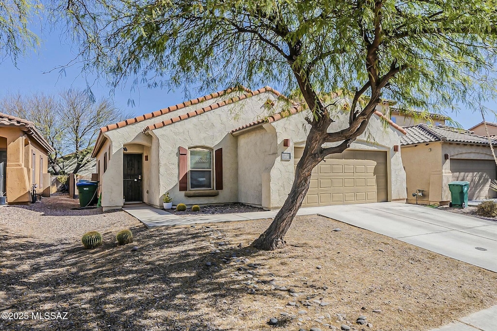 926 W Via de Gala, Sahuarita, AZ 85629 - photo 1