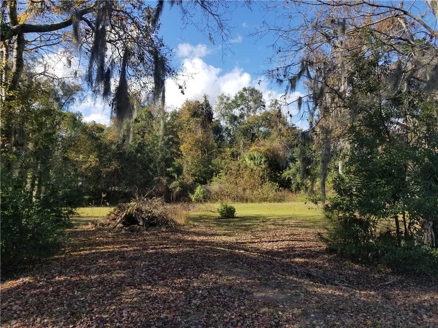 196 Pine Cir, Brunswick, GA 31520 - photo 1