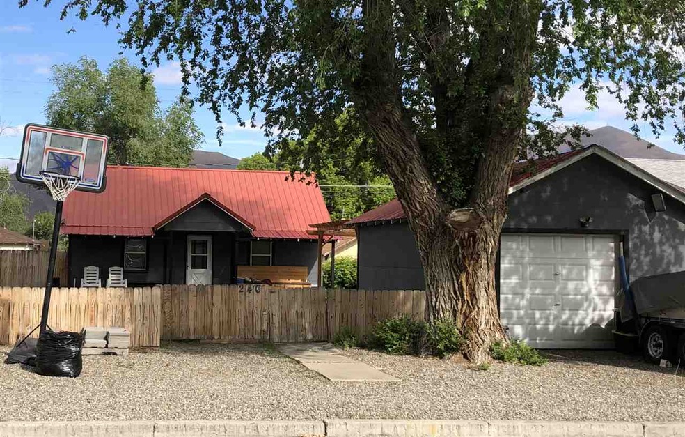 240 W Shepard St, Winnemucca, NV 89445 - photo 1