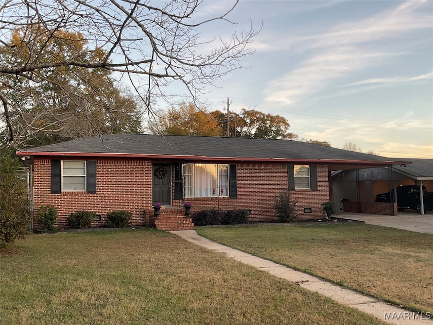 508 Riverside Ave, Tallassee, AL 36078 - photo 1