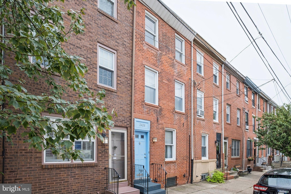 2426 Aspen St, Philadelphia, PA 19130 - photo 1