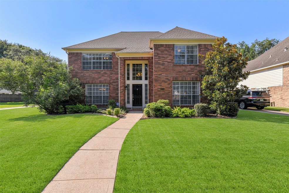 Welcome to 2004 Coral Cove Court! This well-mainta
