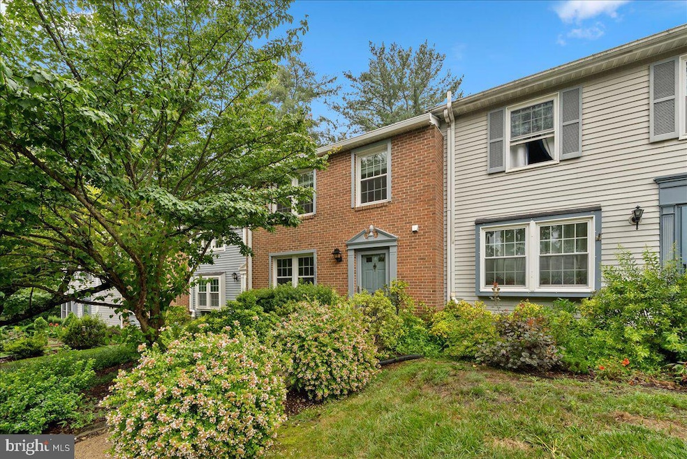 11537 Ivy Bush Ct, Reston, VA 20191 - photo 1