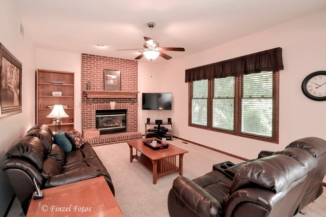 1475 Stonegate Rd, Algonquin, IL 60102 - photo 1