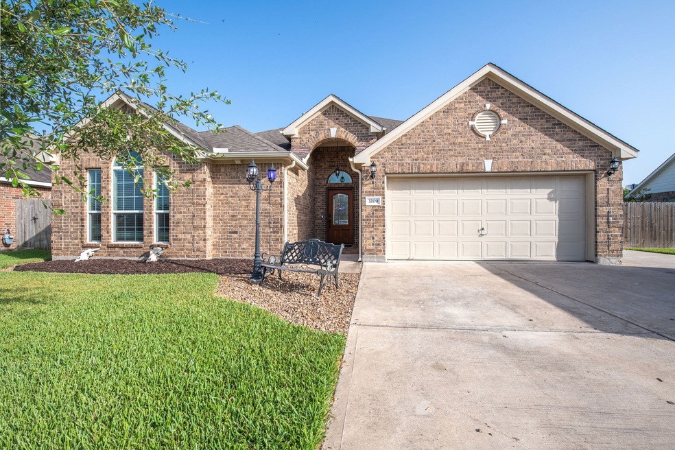 3209 Birkhill Ct, Bay City, TX 77414 - photo 1