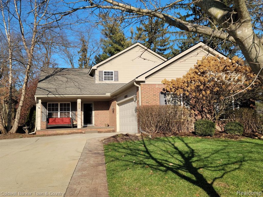 Welcome Home to 2550 Signature Circle!