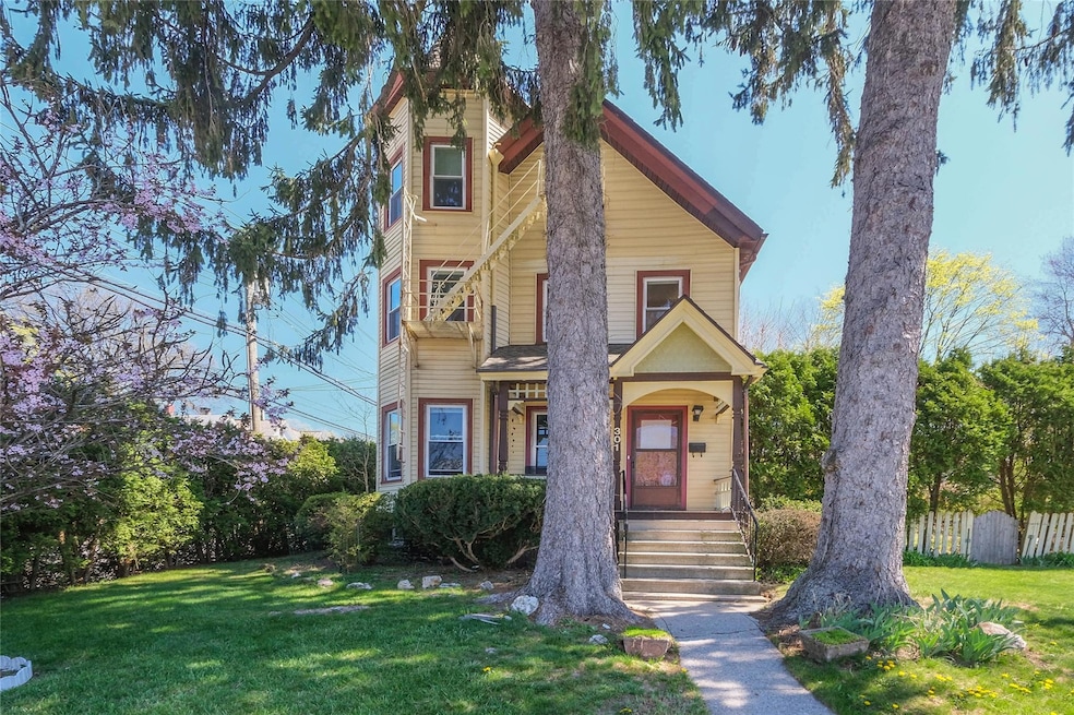 For Rent $1,900/month