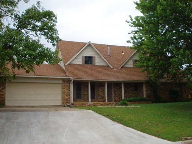 2205 Twin Dr, Duncan, OK 73533 - photo 1
