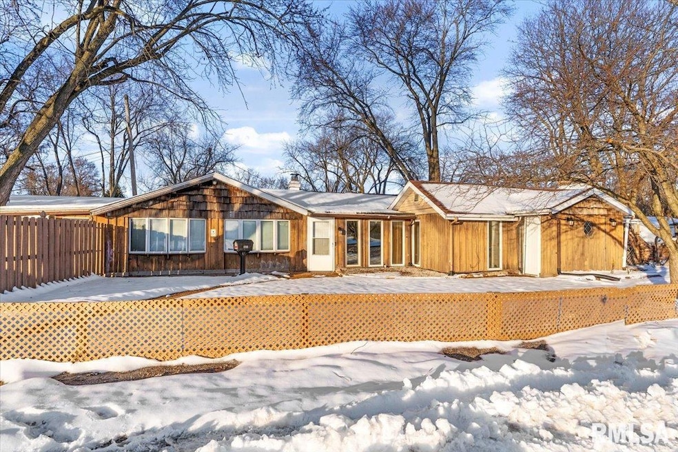 1725 Adlai Stevenson Dr unit 1, Springfield, IL 62703 - photo 1