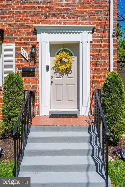 7417 Wildwood Dr, Takoma Park, MD 20912 - photo 1