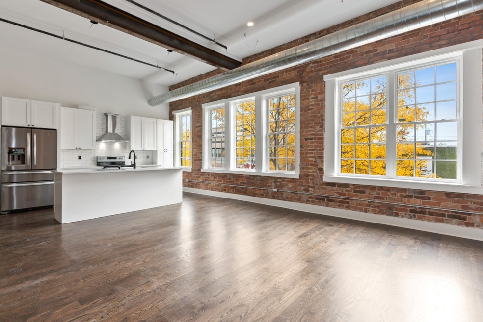 01_312StateStreet_UnitA_91_KitchenLiving