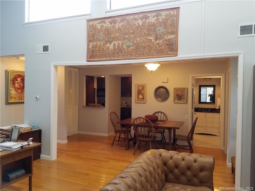 5 Orange Ln unit 5, Ridgefield, CT 06877 - photo 1