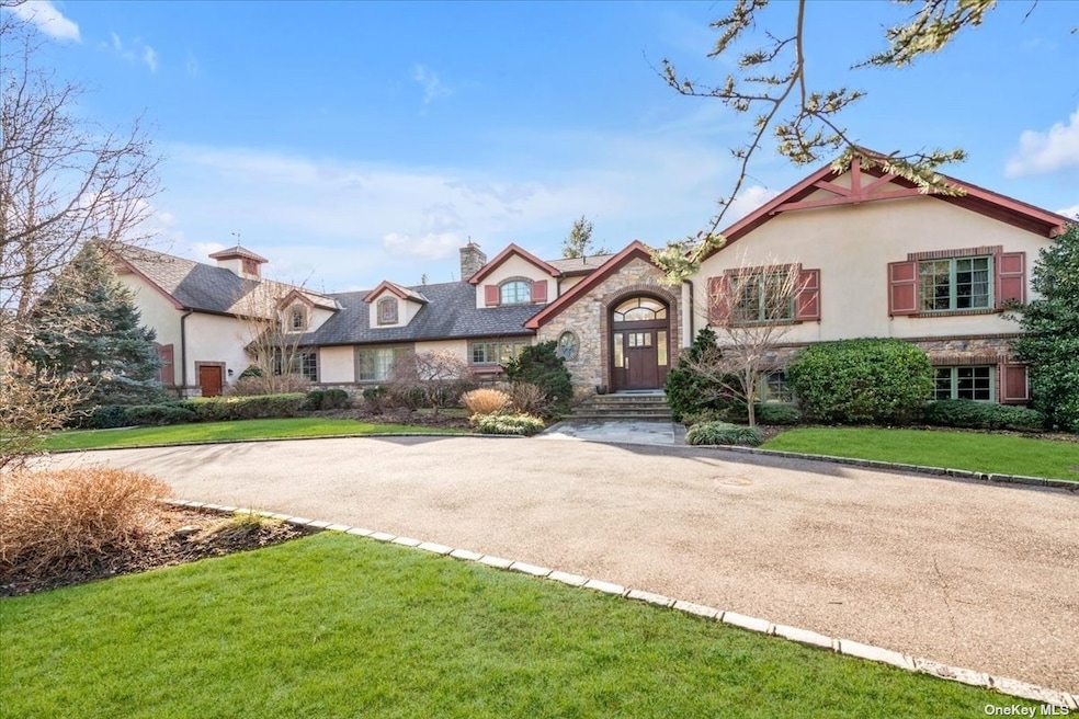 19 Cedar Ln, Port Washington, NY 11050 - photo 1