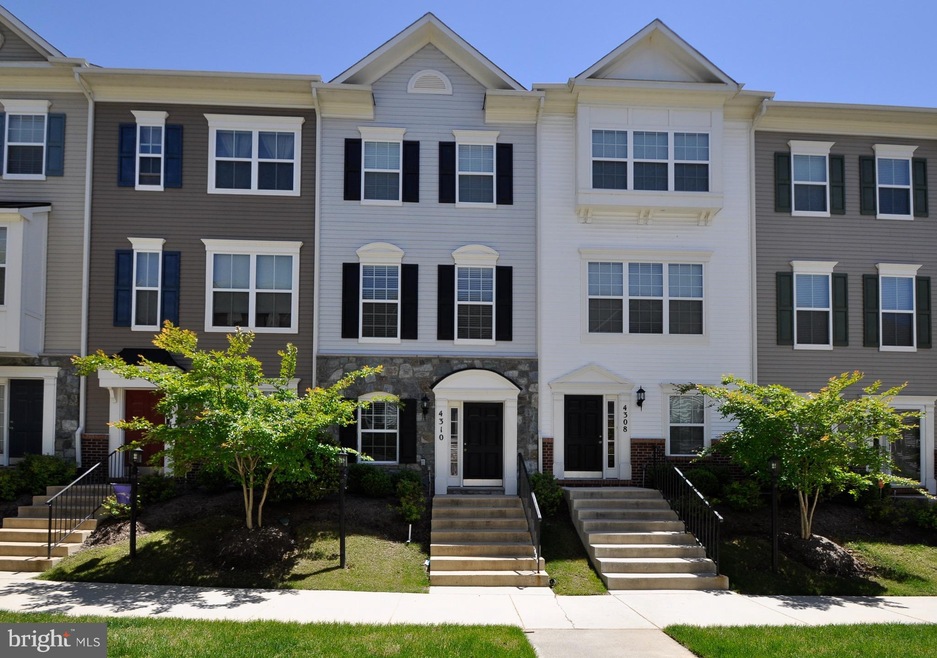 4310 Potomac Highlands Cir, Triangle, VA 22172 - photo 1