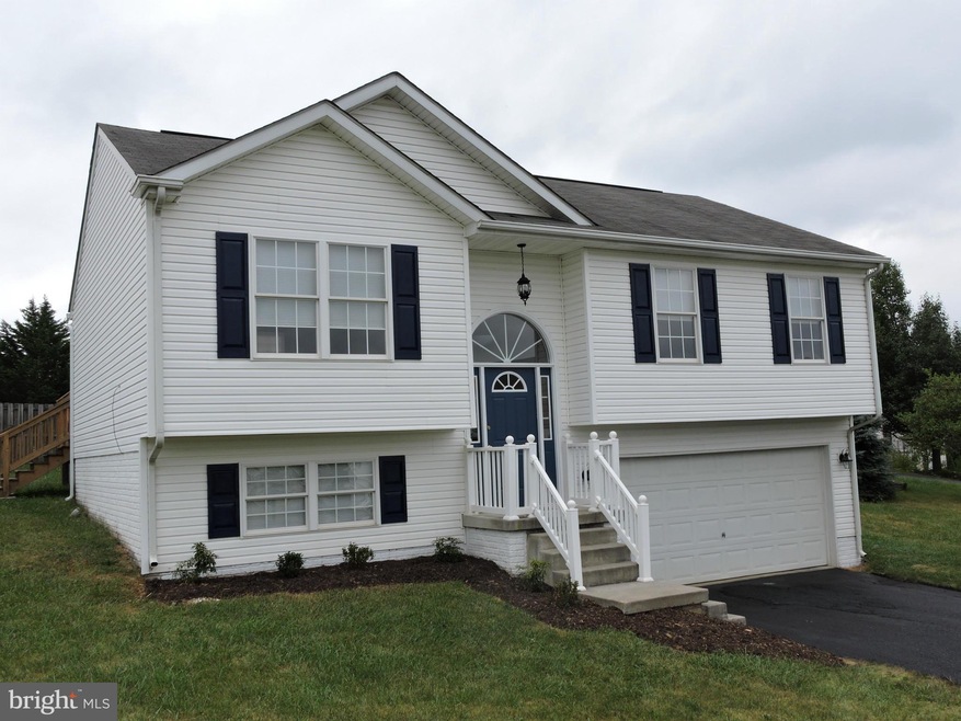 155 Mercedes Dr, Martinsburg, WV 25404 - photo 1