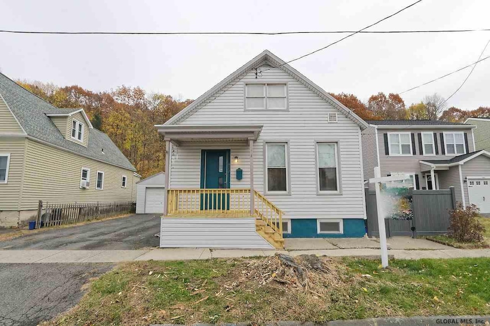 472 9th Ave, Troy, NY 12182 - photo 1