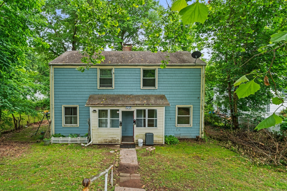 53 Rock Creek Rd, New Haven, CT 06515 - photo 1