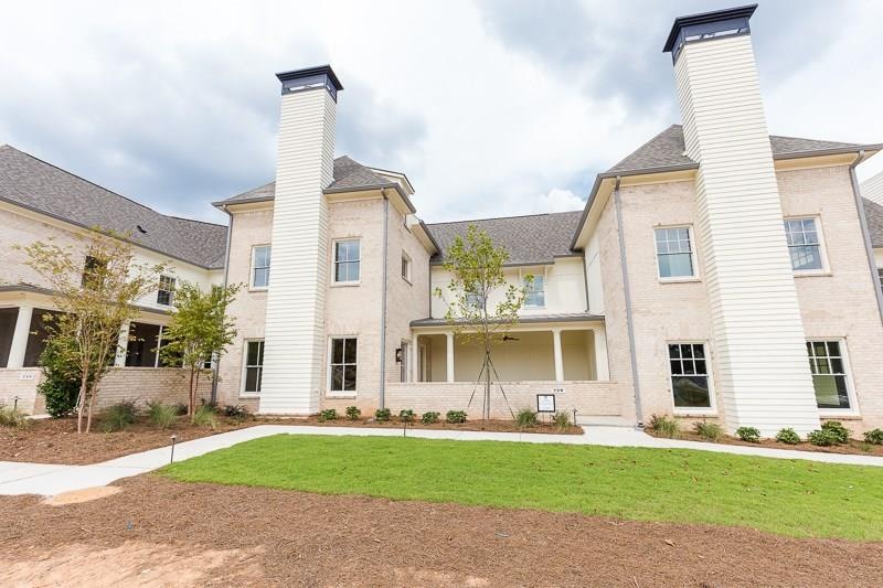 Beautiful Courtyard homes walkable from downtown R