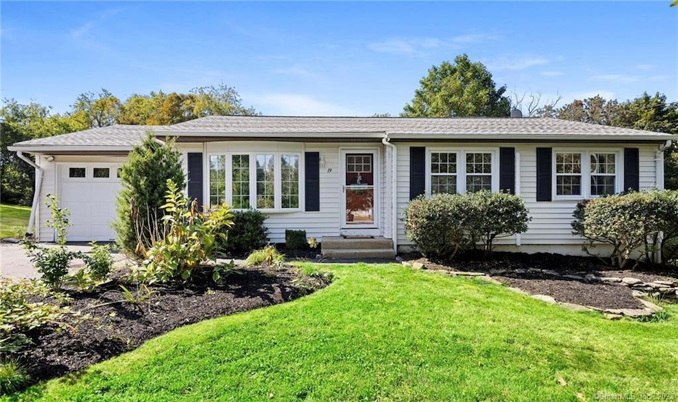 19 Cherry Ln, Oakdale, CT 06370 - photo 1