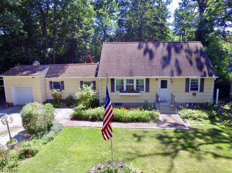 40 School House Rd, Oak Ridge, NJ 07438 - photo 1