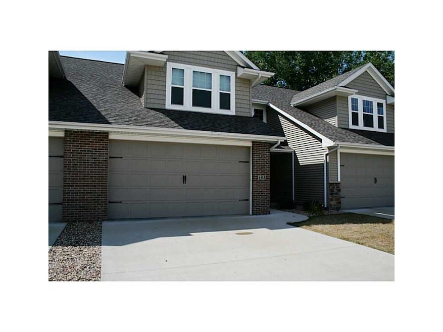 405 Cimarron Dr, Hiawatha, IA 52233 - photo 1