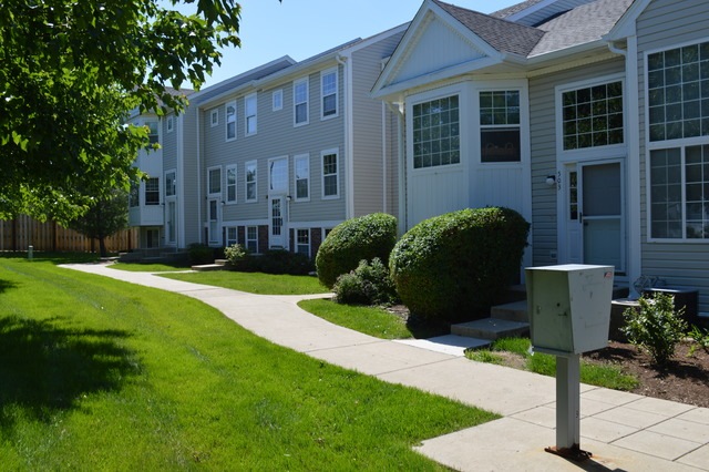 507 E Victoria Cir unit 507, North Aurora, IL 60542 - photo 1