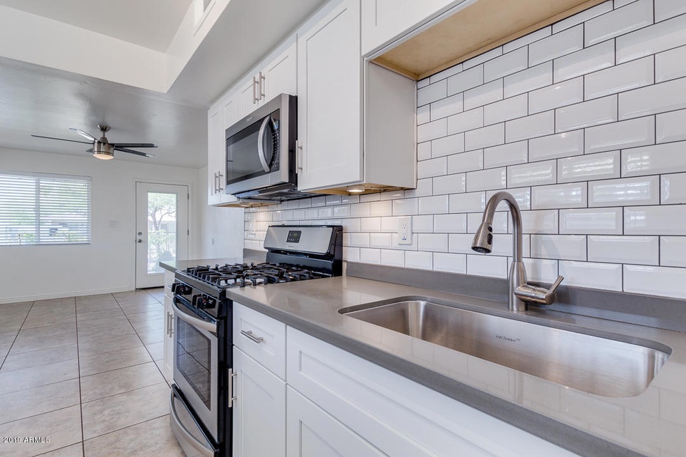 3526 E Montecito Ave unit 8, Phoenix, AZ 85018 - photo 1