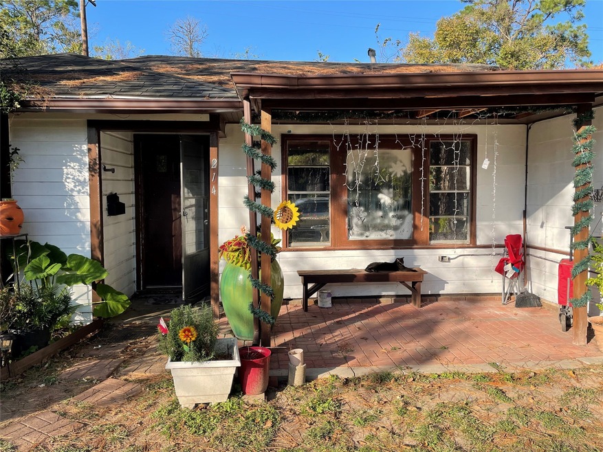 214 Hohldale St, Houston, TX 77022 - photo 1