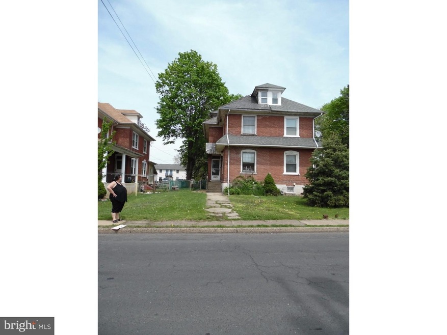 325 W 7th St, Lansdale, PA 19446 - photo 1