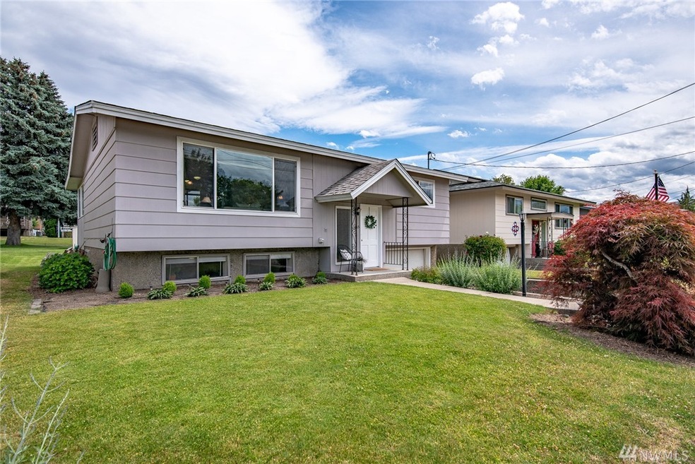 1333 N Ashland Ave, East Wenatchee, WA 98802 - photo 1