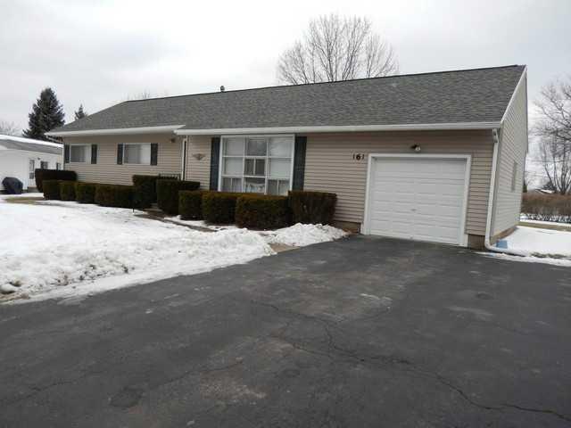 Exterior Front Well cared for vinyl sided 3bdrm ra